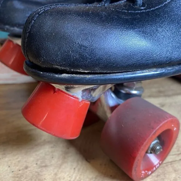 Vintage Chicago Men's Roller Rink Skates Size 10 Black 405 Red Urethane‎ Wheels