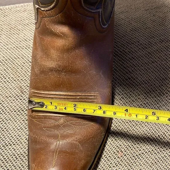 *Vintage Cowboy custom cognac boots with 5 stitch accent. Size W 9.5