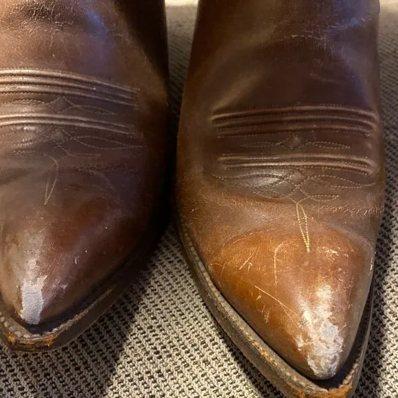 *Vintage Cowboy custom cognac boots with 5 stitch accent. Size W 9.5