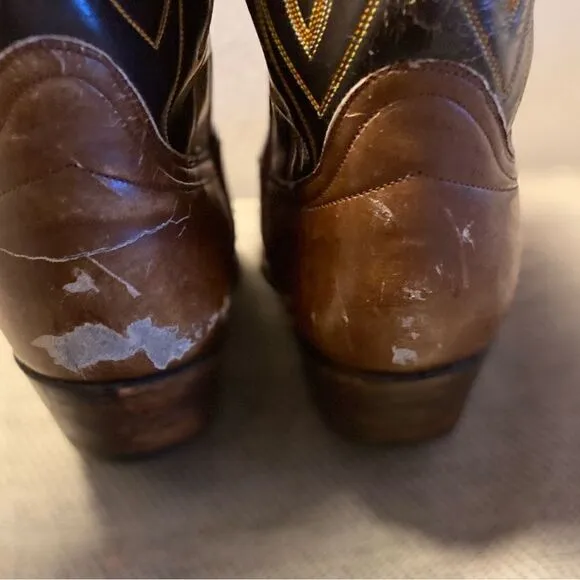 *Vintage Cowboy custom cognac boots with 5 stitch accent. Size W 9.5