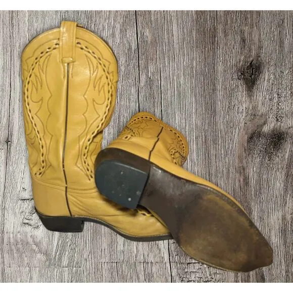 Vintage Dan Post men’s western boots. Size 9