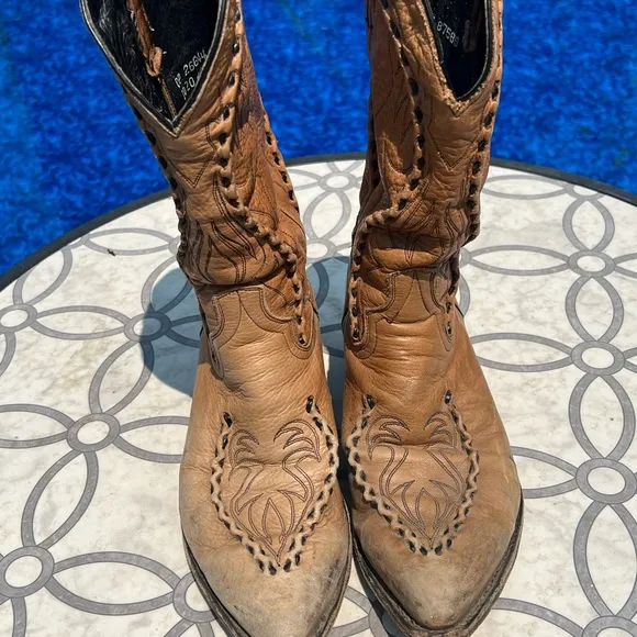 Vintage Dan Post Tan Cowboy Boots men’s Sz 8.5