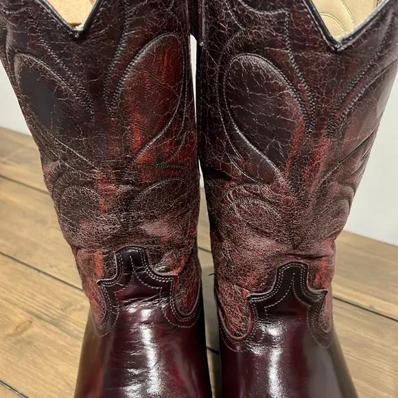 Vintage Dingo burgundy western cowboy boots size 10.5 D