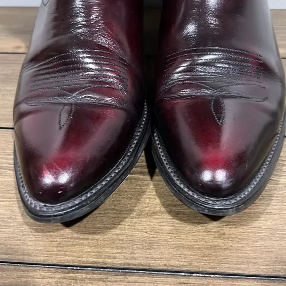Vintage Dingo burgundy western cowboy boots size 10.5 D