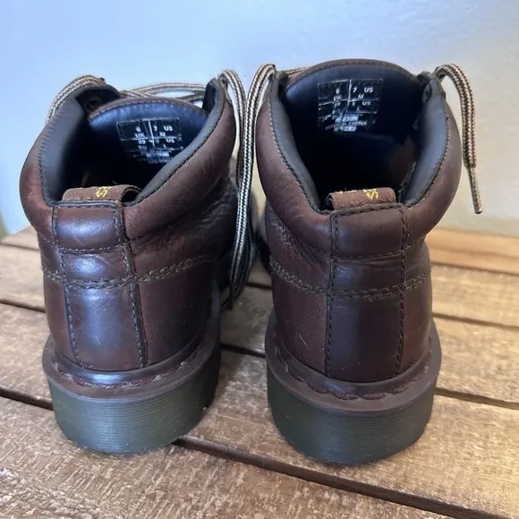 Vintage Dr. Doc Martens Brown chukka boots‎ Men's size UK 6,    7 US  England