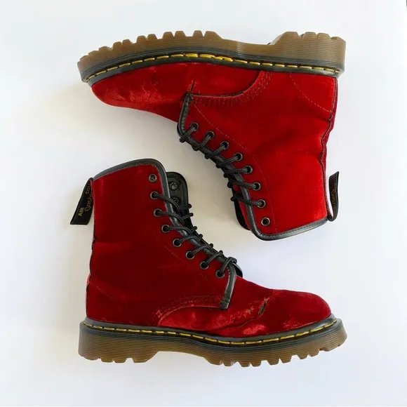 VINTAGE DR. MARTENS RED VELVET ORIGINAL 1460 ANKLE BOOTS