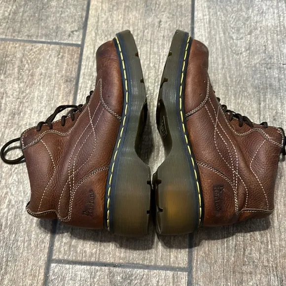 Vintage Dr. Martens Unisex AW004 Brown Leather Lace‎ Up Ankle Boots