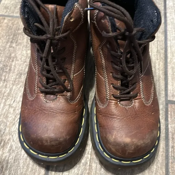 Vintage Dr. Martens Unisex AW004 Brown Leather Lace‎ Up Ankle Boots