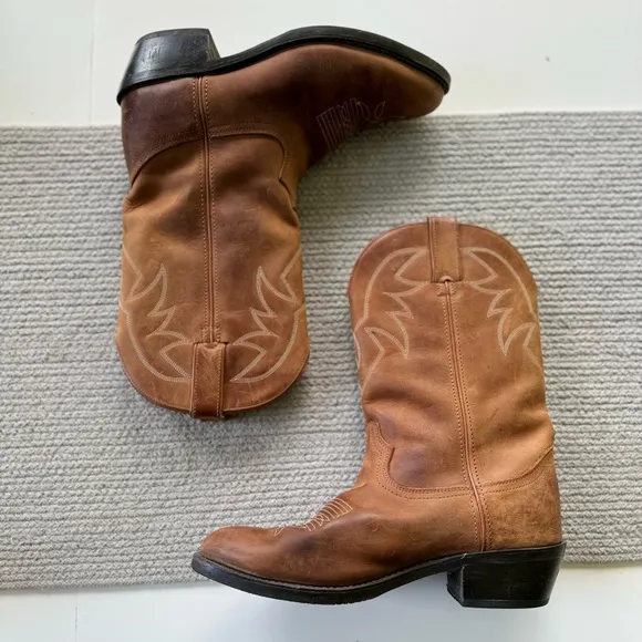 Vintage Durango Light Brown Leather Embroidered Cowboy Boots Men’s 8 / Wmn’s 9.5