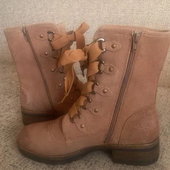 Vintage Foundary Company Tan Suede Boots Size 10