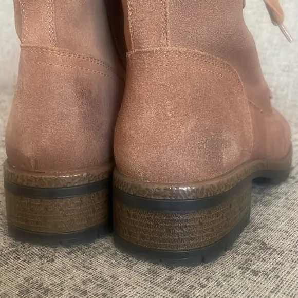 Vintage Foundary Company Tan Suede Boots Size 10