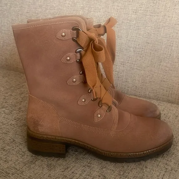 Vintage Foundary Company Tan Suede Boots Size 10