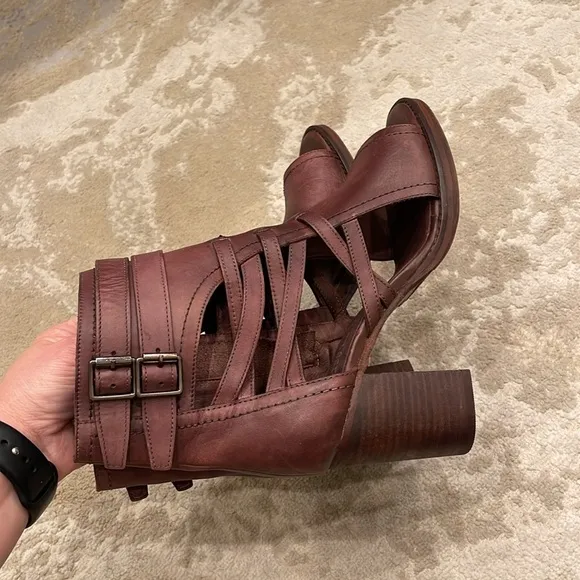 Vintage Foundry Co. Page Women's LeatherAnkle Boots Size 9