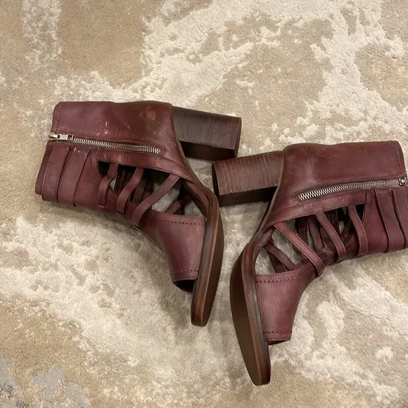 Vintage Foundry Co. Page Women's LeatherAnkle Boots Size 9