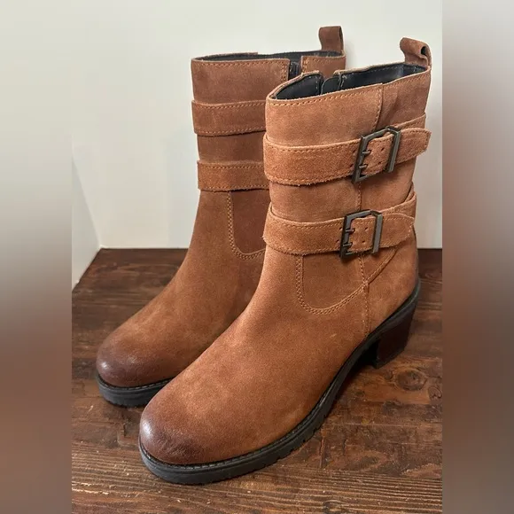VINTAGE FOUNDRY CO. Women’s Charmaine Buckle Leather Camel Bootie 8.5.