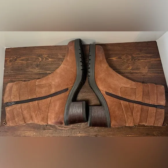 VINTAGE FOUNDRY CO. Women’s Charmaine Buckle Leather Camel Bootie 8.5.
