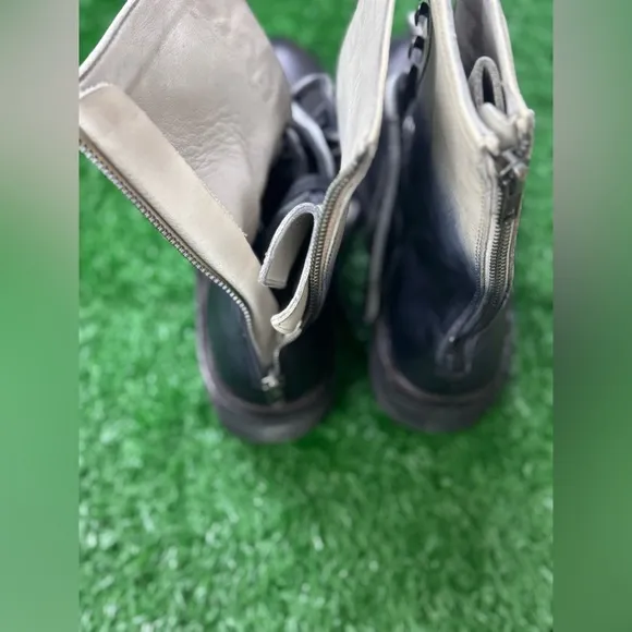 Vintage Foundry Company Women Boots Size 7.5