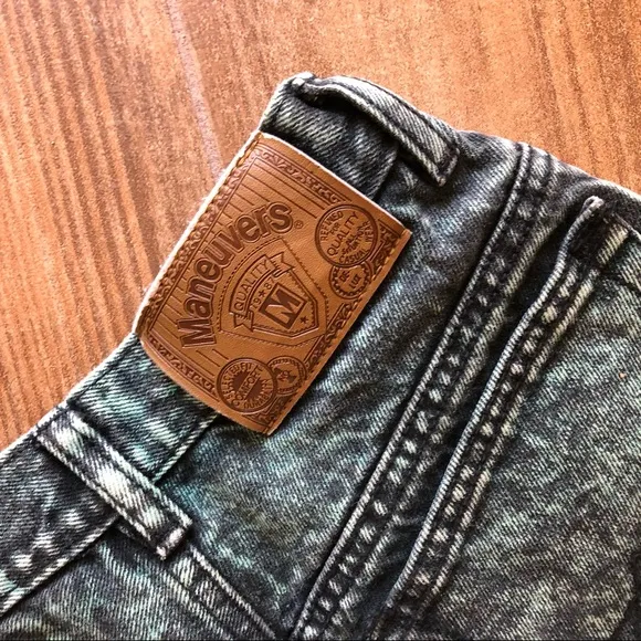 Vintage Green Wash Bermudas