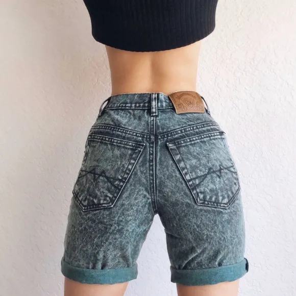 Vintage Green Wash Bermudas