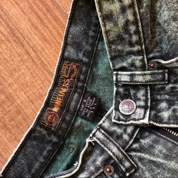 Vintage Green Wash Bermudas