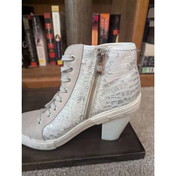 Vintage Havana Silver Croc Heeled Boots Lace up Sneaker Booties Women’s 10