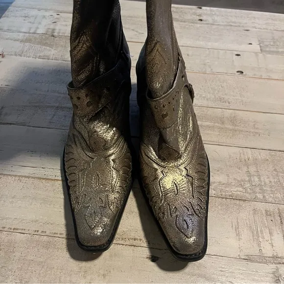 Vintage Nine West Gold Metallic Crackle Cowgirl Boots Size 8