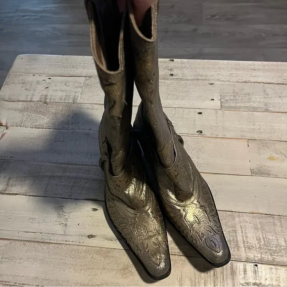 Vintage Nine West Gold Metallic Crackle Cowgirl Boots Size 8