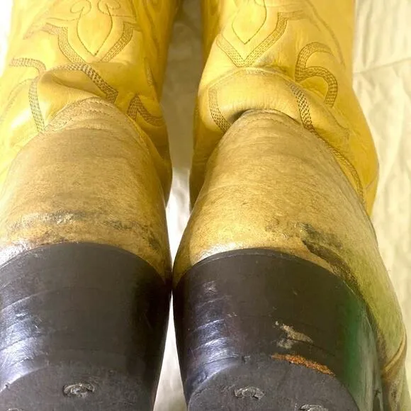 Vintage Nocona Cowboy Boots cream Leather Size 9 1/2 EE. See Video