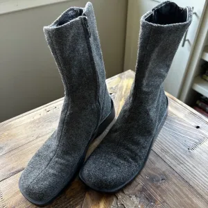 Vintage Prada gray wool boots.