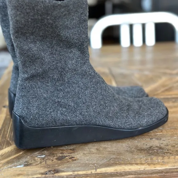 Vintage Prada gray wool boots.