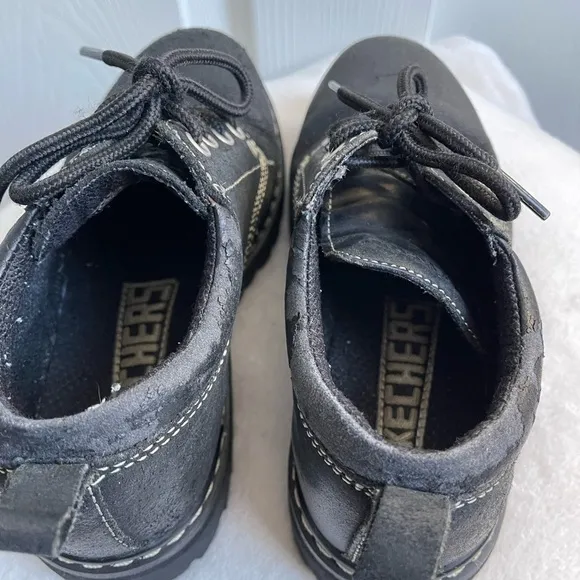 Vintage Skechers round toe shoes Y2K