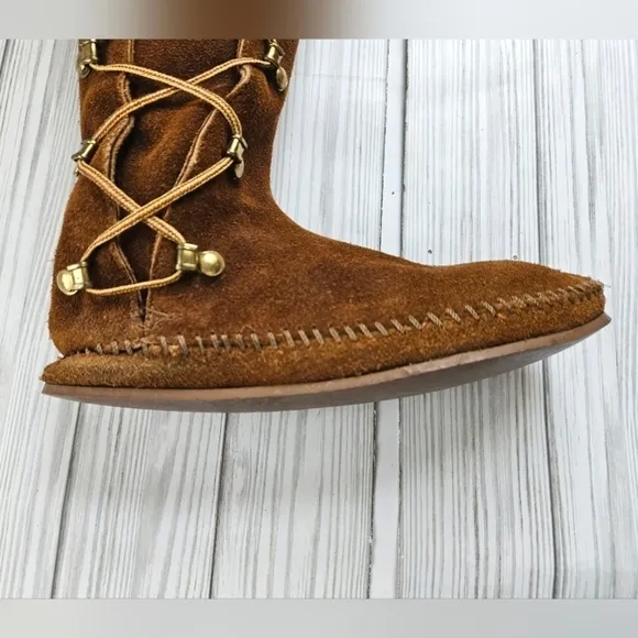 Vintage Suede Lace Up Moccasin Fringe Boots in Umber Brown Women's Size 5