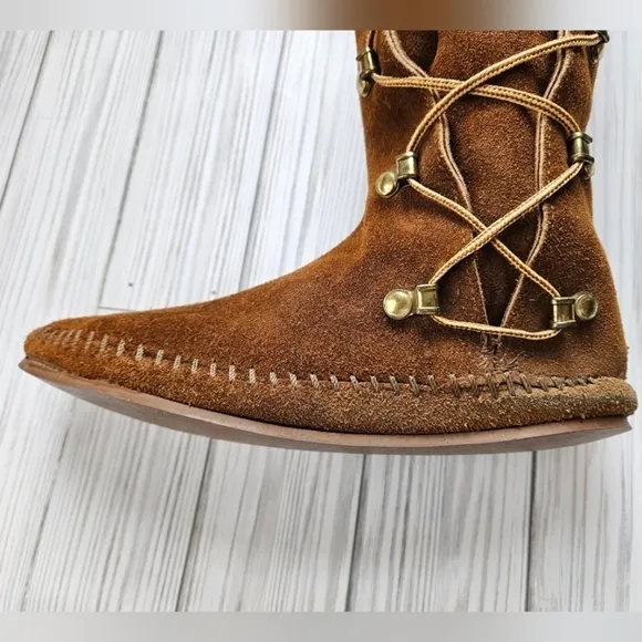 Vintage Suede Lace Up Moccasin Fringe Boots in Umber Brown Women's Size 5