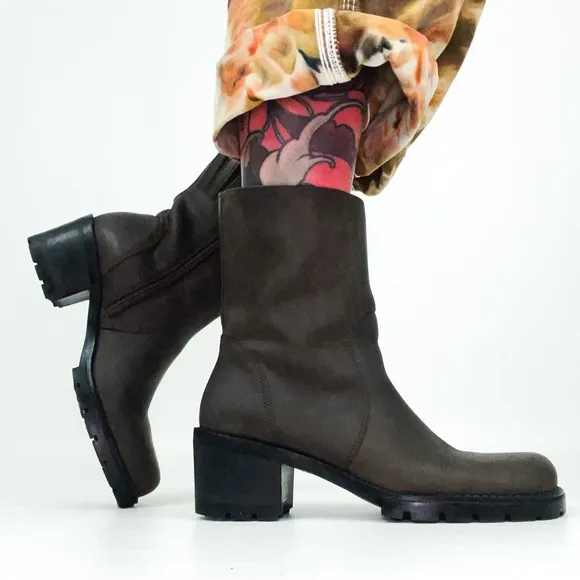 Vintage Tommy Hilfiger 1990’s Genuine Leather Square-Toe Lug-Sole Boots