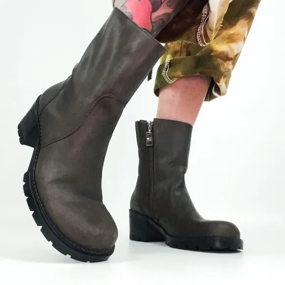 Vintage Tommy Hilfiger 1990’s Genuine Leather Square-Toe Lug-Sole Boots