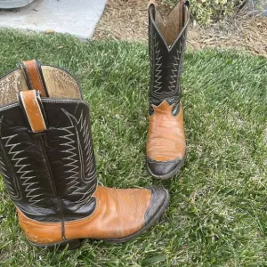VINTAGE Tony Lama Cowboy Western Boots Peanut Brittle Teju Lizard Toe Cap Cognac
