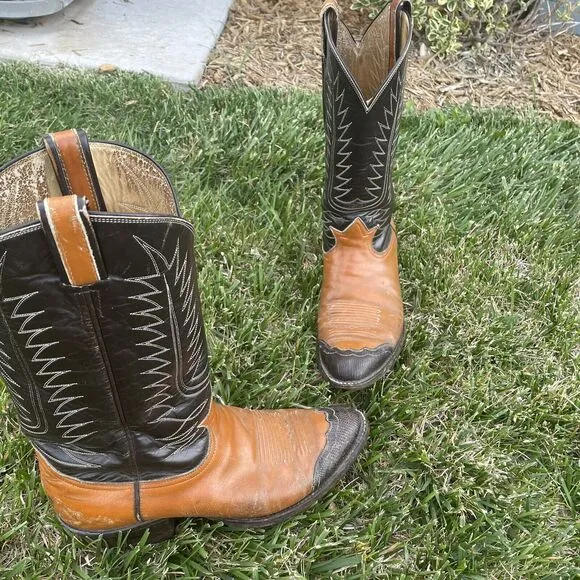 VINTAGE Tony Lama Cowboy Western Boots Peanut Brittle Teju Lizard Toe Cap Cognac