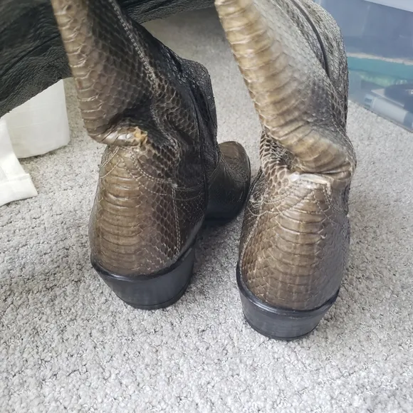 Vintage Tony Lama Green Crocodile Leather Cowboy Boots size 4