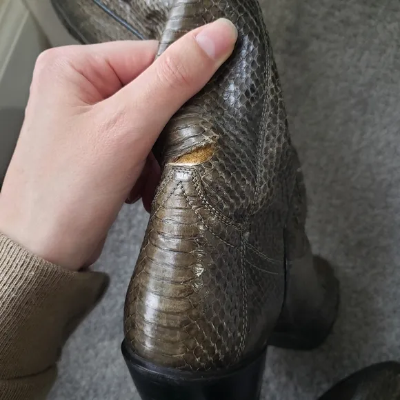 Vintage Tony Lama Green Crocodile Leather Cowboy Boots size 4