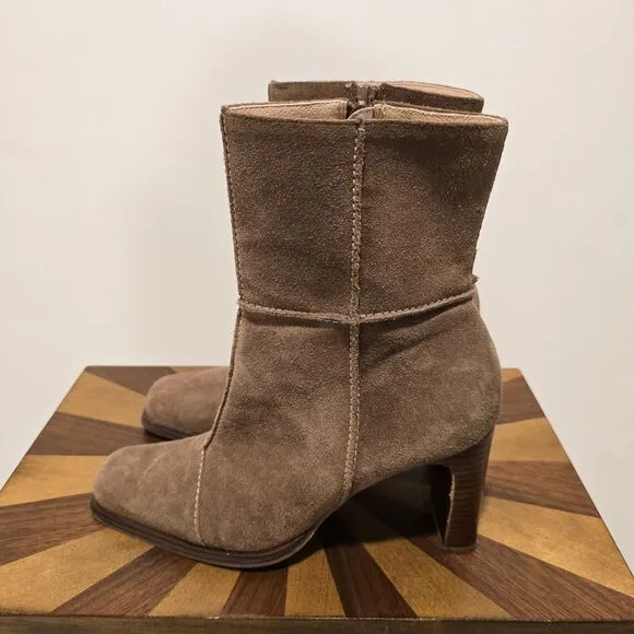 Vintage Y2K 90s 8.5 Suede Leather Square Toe Stitched Boot Minimalist Boho