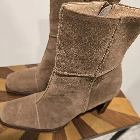 Vintage Y2K 90s 8.5 Suede Leather Square Toe Stitched Boot Minimalist Boho