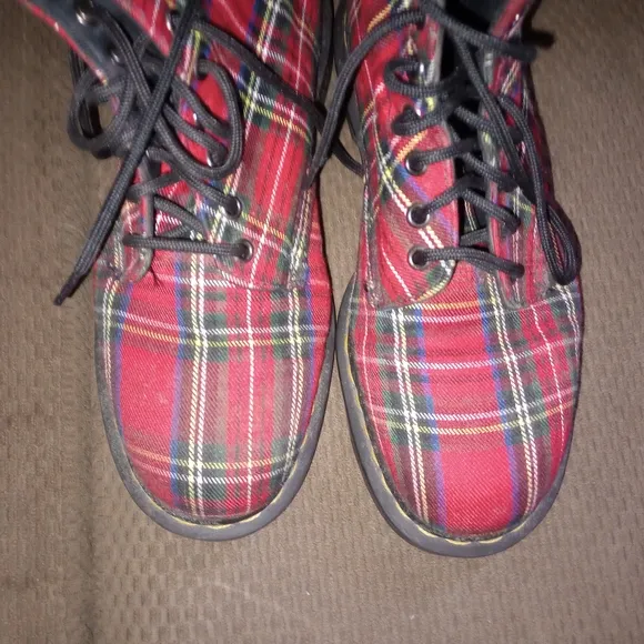 Vintage Y2K Dr Martens Docs Plaid Retro Goth Punk Like New 10