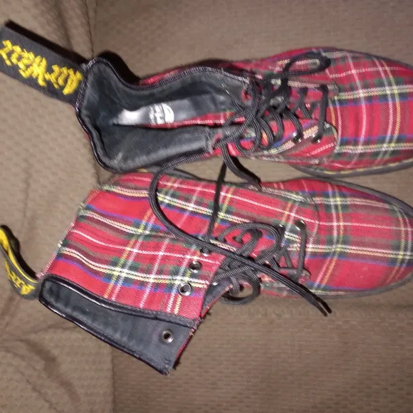 Vintage Y2K Dr Martens Docs Plaid Retro Goth Punk Like New 10