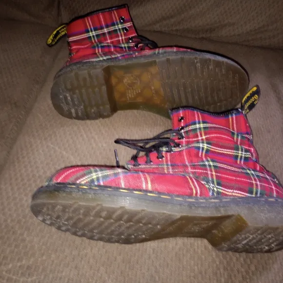 Vintage Y2K Dr Martens Docs Plaid Retro Goth Punk Like New 10