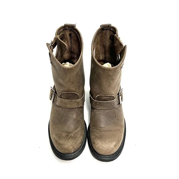 Vintage Y2K women’s tan nubuck leather dual buckle engineer boots