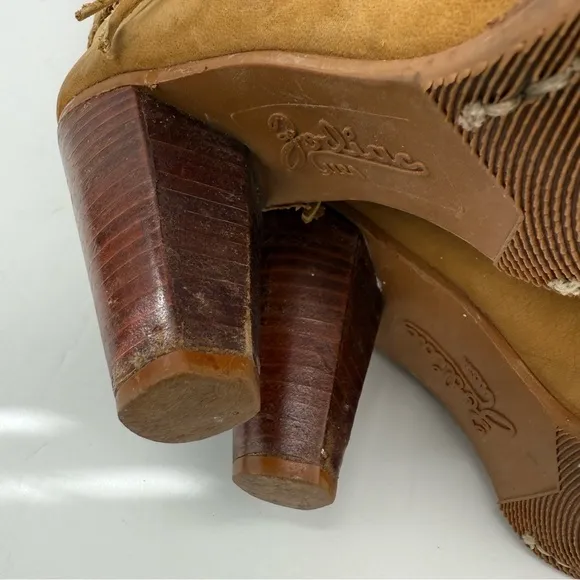 Vintage Zodiac size 7.5 Women’s Tan Braided Leather Heeled Tall Western Boots