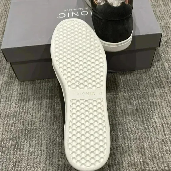 Vionic Men's Mott Brok Lace Up Sneaker 9 &amp; 10