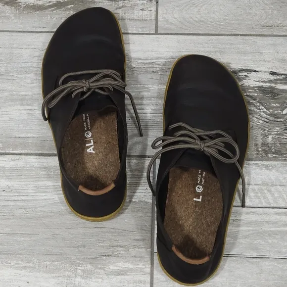 VIVOBAREFOOT Minimalist Pittards Wild Hide Hand Finished Leather Oxford Loafer