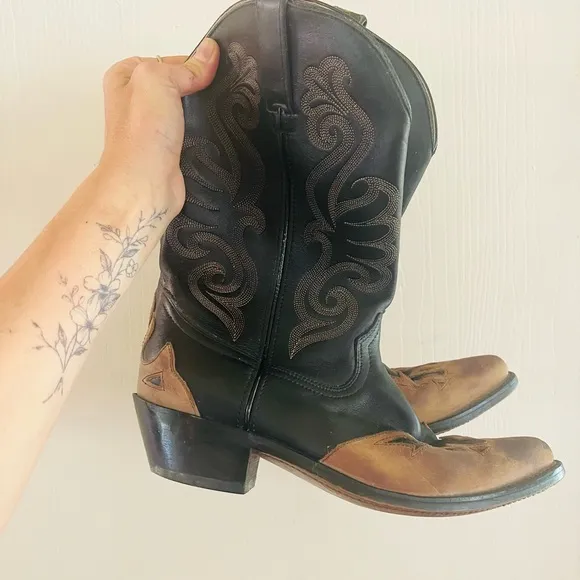 VTG 70s hand tooled leather cowgirl wedding festival boho Durango Boots 8.5