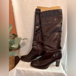 Vtg| Cobbies | knee high | side zipper | maroon | 1970’s | stacked heel | boots